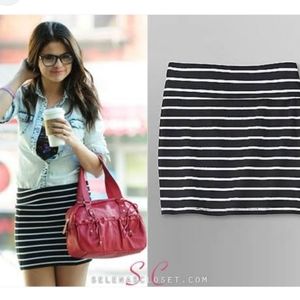 💰3/$30STRIPE skirt